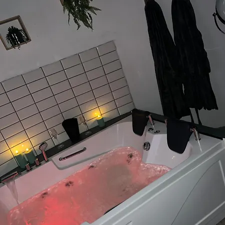 Charmante Propriété Avec Jacuzzi Et Authentique Colombier