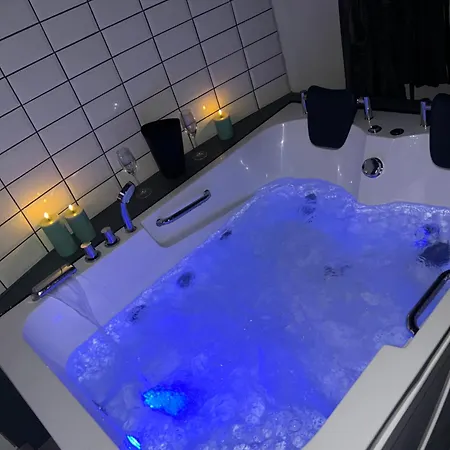 Charmante Propriété Avec Jacuzzi Et Authentique Colombier *